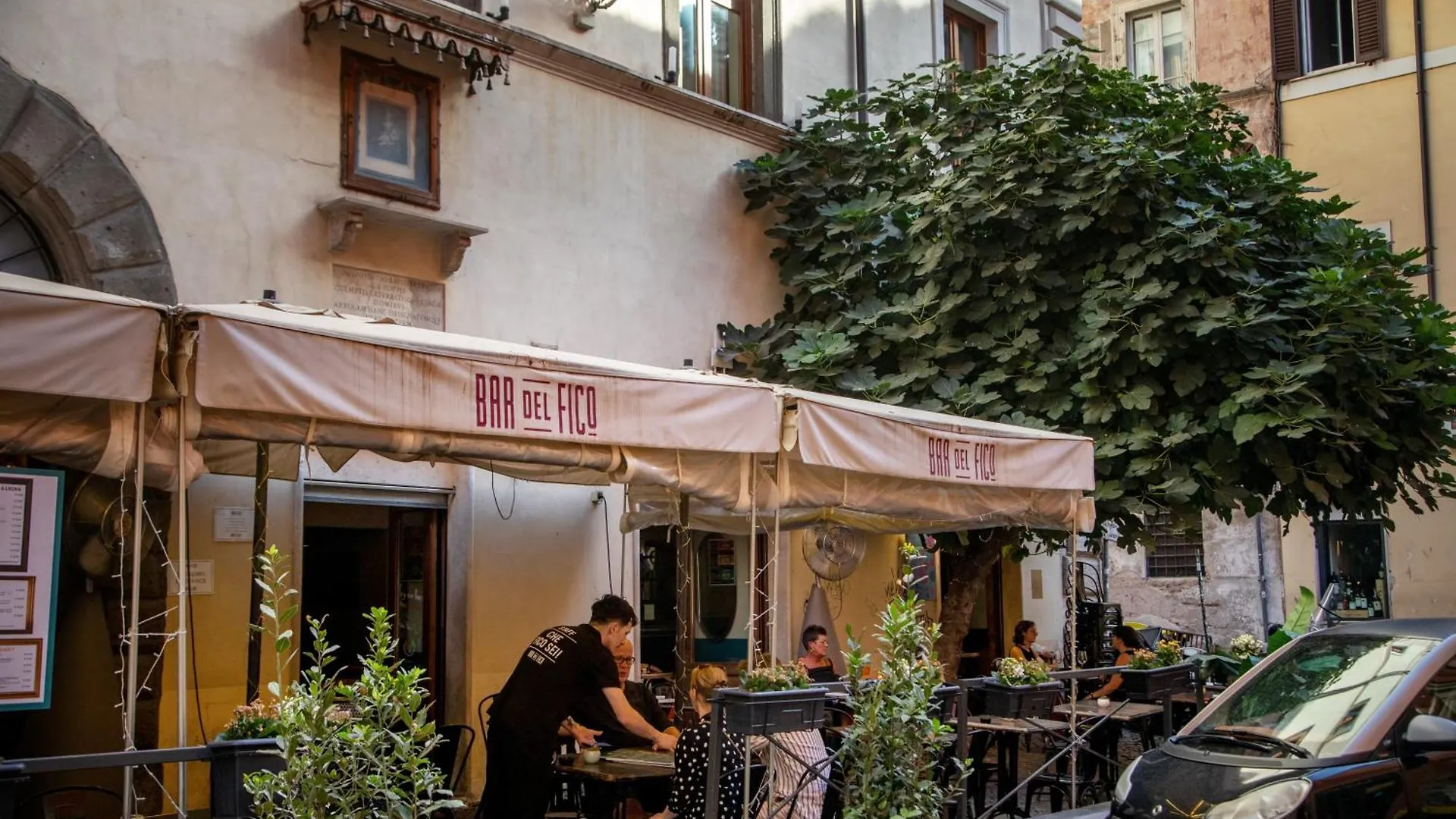 The Right Place 4U Navona Luxury Rooms Rome Guest house