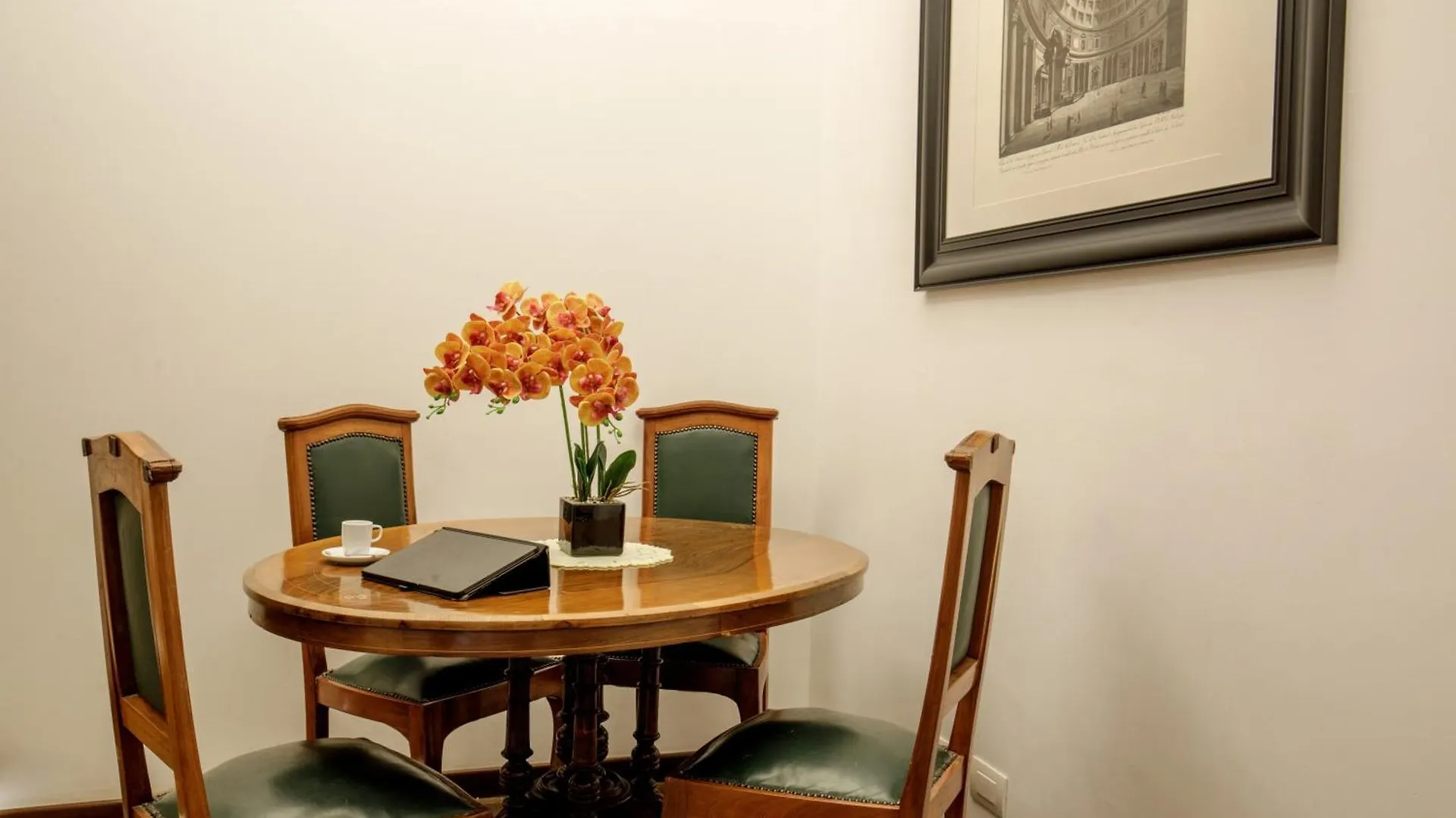The Right Place 4U Navona Luxury Rooms ローマ ゲストハウス