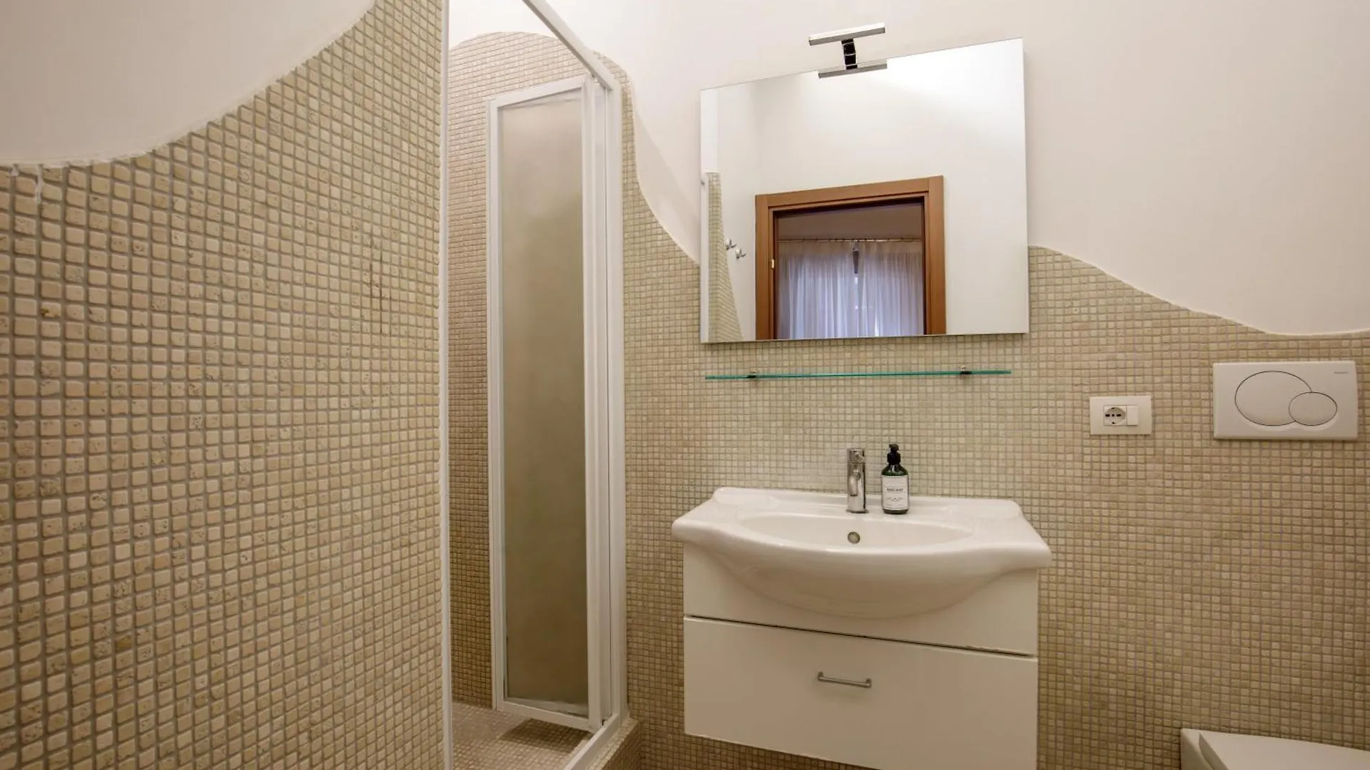 ***** ゲストハウス The Right Place 4U Navona Luxury Rooms ローマ イタリア